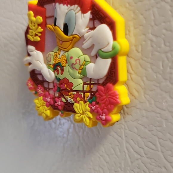 Daisy duck disney magnet - Picture 2 of 3